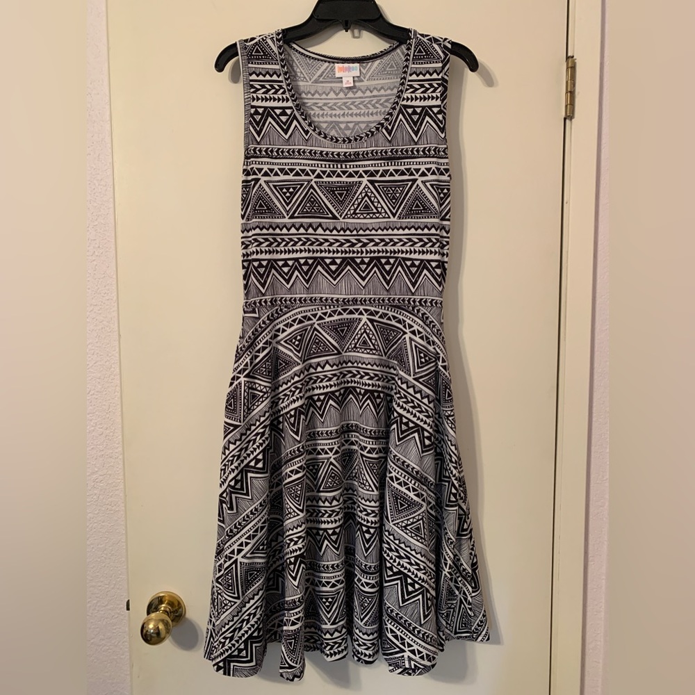 NWOT Lularoe Nicki Black n White Midi